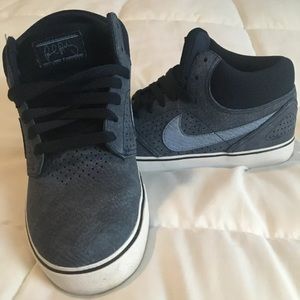 nike lunarlon skate shoes